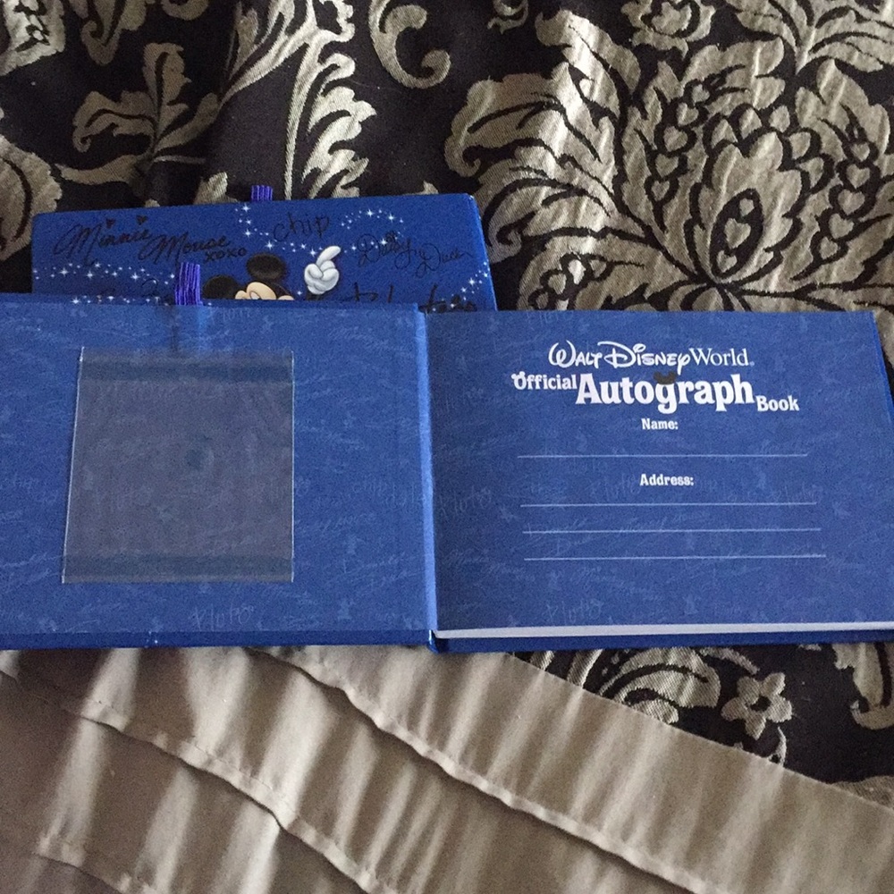 Disney autograph books - Picture 3 of 4